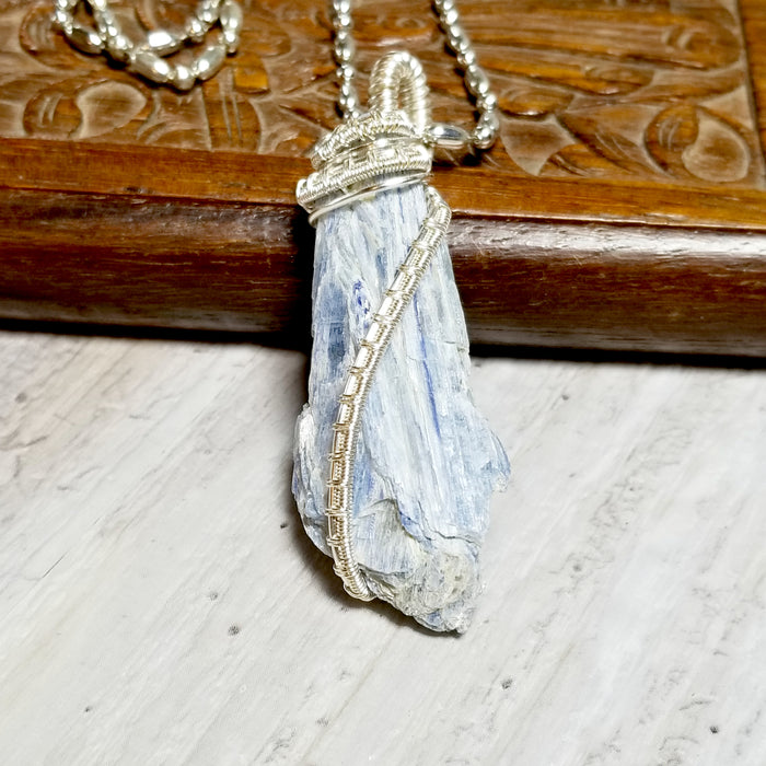 Raw Stone Jewelry, Blue Kyanite Pendant, Healing Stone - Arkayscreations